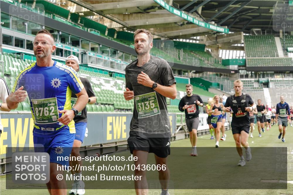 13.09.2026 - 21. swb-Marathon Bremen Michael Burmester http://msf.ph/oto/10436066 13.09.2026 13:05:37 Laufen im Stadion 109, 178, 217, 244, 287, 303, 323, 394, 430, 454, 534, 536, 565, 578, 613, 647, 784, 891, 900, 1073, 1239, 1243, 1274, 1307, 1308, 1365, 1373, 1380, 1456, 1533, 1574, 1581, 1627, 1656, 1687, 1780, 1823, 1909, 1914, 1932, 1941, 2023, 2076, 2089, 2126, 2241, 2244, 2265, 2301, 2310, 2355, 2369, 2393, 2430, 2452, 2464, 2602, 2723, 2742, 2764, 2867, 2872, 2910, 2919, 2957, 2959, 2985, 3028, 3030, 3115, 3217, 3278, 3320, 3343, 3419, 3425, 3444, 3485, 3521, 3796, 3909 meine-sportfotos.de