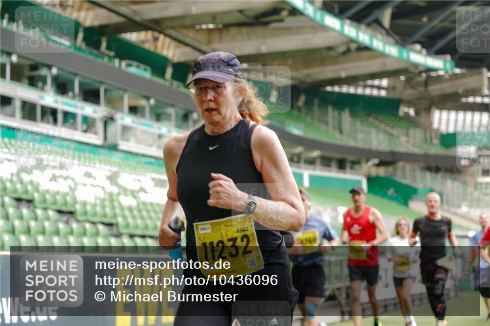 13.09.2026 - 21. swb-Marathon Bremen Michael Burmester http://msf.ph/oto/10436096 13.09.2026 10:26:07 Laufen im Stadion 10143, 10210, 10214, 10228, 10312, 10318, 10319, 10336, 10337, 10342, 10346, 10352, 10358, 10398, 10436, 10445, 10447, 10454, 10456, 10464, 10504, 10536, 10541, 10583, 10593, 10632, 10735, 10742, 10775, 10806, 10807, 10816, 10861, 10866, 10873, 10987, 10988, 10992, 11015, 11019, 11020, 11063, 11088, 11108, 11130, 11135, 11155, 11187, 11199, 11209, 11232, 11265, 11279, 11312, 11375, 11447, 11468, 11527, 11607, 11615, 11704, 11758, 11948, 12281, 12406, 12426 meine-sportfotos.de