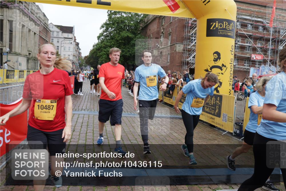 13.09.2026 - Kiel Lauf Yannick Fuchs http://msf.ph/oto/10436115 13.09.2026 09:50:13 Ziel 639, 1366, 3042, 3602, 5535, 5619, 7142, 7864, 8042, 8890, 9683, 9780, 9793, 10074, 10108, 10487, 10491, 10548, 10653, 11565, 11814, 639, 951, 1033, 1796, 2066, 2110, 2366, 2976, 3571, 3687, 3914, 4067, 4125, 4856, 5791, 6359, 6658, 6706, 6707, 7606, 7641, 7884, 7937, 8128, 8584, 8585, 8589, 8790, 9122, 9944, 10105, 10159, 10178, 10229, 10565, 10990, 11973, 12045, 12047, 12462, 12560, 12749, 1545, 2811, 2816, 3289, 3561, 3698, 4229, 5184, 5254, 5596, 8023 meine-sportfotos.de