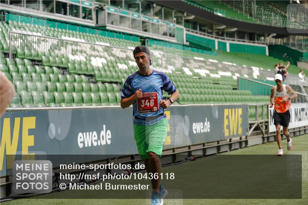 13.09.2026 - 21. swb-Marathon Bremen Michael Burmester http://msf.ph/oto/10436118 13.09.2026 12:38:44 Laufen im Stadion 277, 346, 466, 658, 807, 895, 901, 1090, 1118, 1248, 1320, 1323, 1472, 1576, 1587, 1604, 1717, 1751, 1754, 1758, 1795, 1800, 1911, 2049, 2099, 2141, 2352, 2585, 2670, 3080, 3606, 3744, 5160, 5163, 5912, 6112, 7650, 8077, 8081, 8467, 9399, 9522, 9617, 250, 272, 850, 1089, 1550, 1875, 1993, 4232, 7692, 13033 meine-sportfotos.de