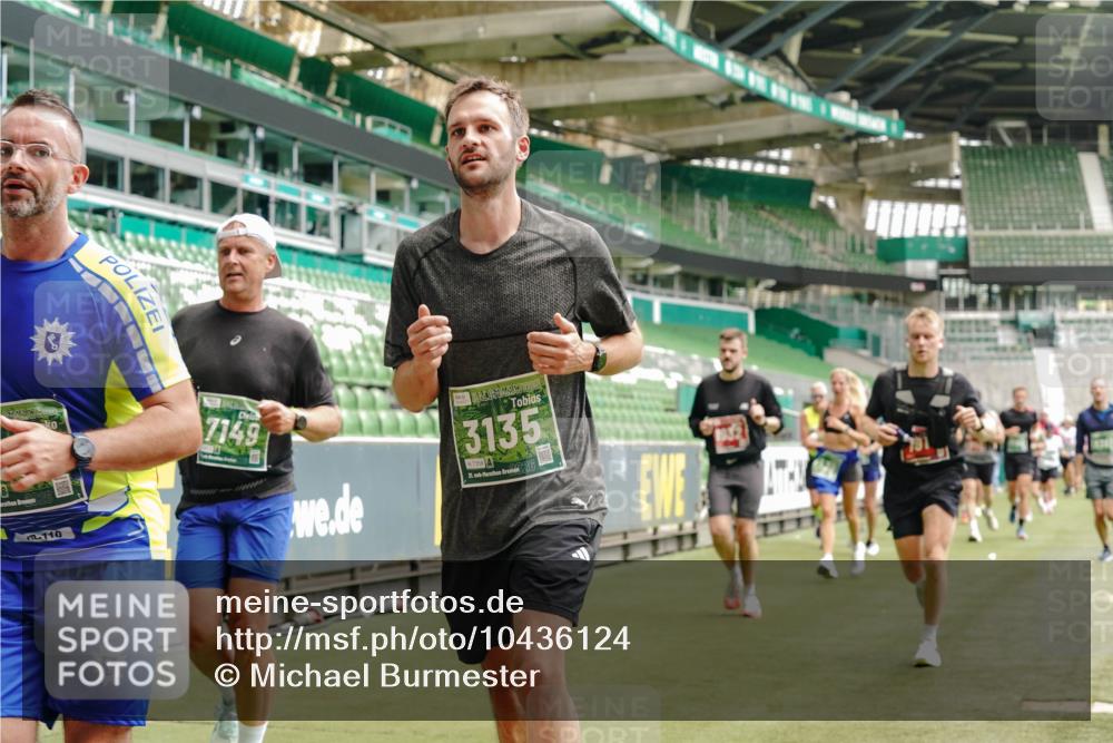 13.09.2026 - 21. swb-Marathon Bremen Michael Burmester http://msf.ph/oto/10436124 13.09.2026 13:05:37 Laufen im Stadion 109, 178, 217, 244, 287, 303, 323, 394, 430, 454, 534, 536, 565, 578, 613, 647, 784, 891, 900, 1073, 1239, 1243, 1274, 1307, 1308, 1365, 1373, 1380, 1456, 1533, 1574, 1581, 1627, 1656, 1687, 1780, 1823, 1909, 1914, 1932, 1941, 2023, 2076, 2089, 2126, 2241, 2244, 2265, 2301, 2310, 2355, 2369, 2393, 2430, 2452, 2464, 2602, 2723, 2742, 2764, 2867, 2872, 2910, 2919, 2957, 2959, 2985, 3028, 3030, 3115, 3217, 3278, 3320, 3343, 3419, 3425, 3444, 3485, 3521, 3796, 3909 meine-sportfotos.de