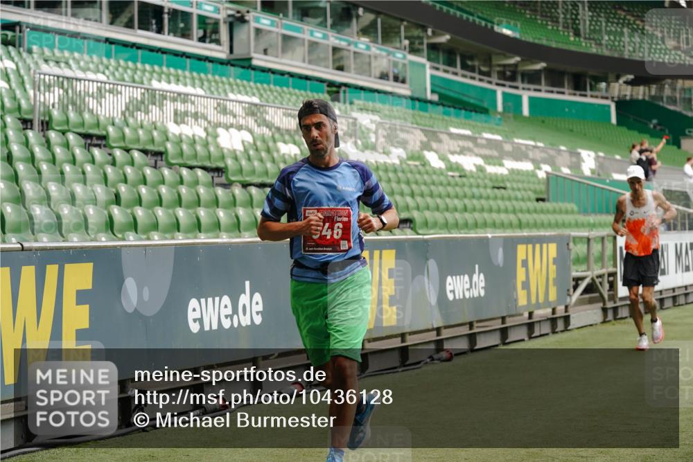 13.09.2026 - 21. swb-Marathon Bremen Michael Burmester http://msf.ph/oto/10436128 13.09.2026 12:38:44 Laufen im Stadion 277, 346, 466, 658, 807, 895, 901, 1090, 1118, 1248, 1320, 1323, 1472, 1576, 1587, 1604, 1717, 1751, 1754, 1758, 1795, 1800, 1911, 2049, 2099, 2141, 2352, 2585, 2670, 3080, 3606, 3744, 5160, 5163, 5912, 6112, 7650, 8077, 8081, 8467, 9399, 9522, 9617, 250, 272, 850, 1089, 1550, 1875, 1993, 4232, 7692, 13033 meine-sportfotos.de