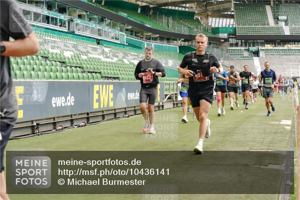 13.09.2026 - 21. swb-Marathon Bremen Michael Burmester http://msf.ph/oto/10436141 13.09.2026 13:05:38 Laufen im Stadion 109, 178, 217, 244, 287, 303, 323, 394, 430, 454, 534, 536, 565, 578, 613, 647, 784, 891, 900, 1073, 1239, 1243, 1274, 1307, 1308, 1365, 1373, 1380, 1456, 1533, 1574, 1581, 1627, 1656, 1687, 1780, 1823, 1909, 1914, 1932, 1941, 2023, 2076, 2089, 2126, 2241, 2244, 2265, 2301, 2310, 2355, 2369, 2393, 2430, 2452, 2464, 2602, 2723, 2742, 2764, 2867, 2872, 2910, 2919, 2957, 2959, 2985, 3028, 3030, 3115, 3217, 3278, 3320, 3343, 3419, 3444, 3485, 3521, 3796, 3909 meine-sportfotos.de