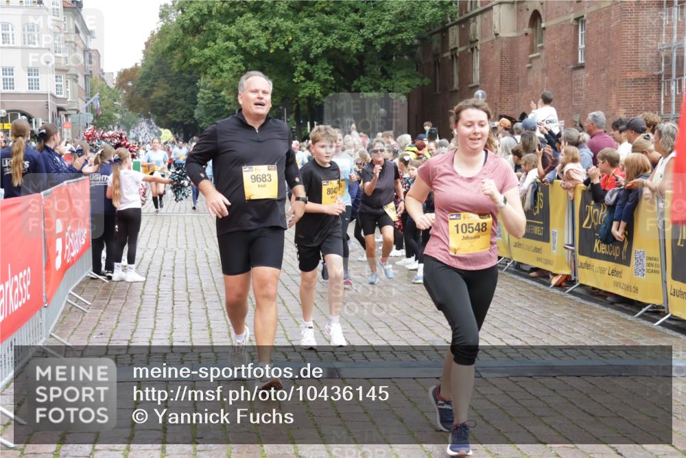 13.09.2026 - Kiel Lauf Yannick Fuchs http://msf.ph/oto/10436145 13.09.2026 09:50:16 Ziel 1366, 5184, 5254, 5535, 5619, 7864, 8023, 8042, 9549, 9683, 9793, 10074, 10108, 10487, 10491, 10548, 10653, 11565, 639, 951, 1033, 1796, 2066, 2110, 2366, 2976, 3042, 3571, 3602, 3687, 3914, 4067, 4125, 4856, 5791, 6359, 6658, 6706, 6707, 7142, 7606, 7641, 7884, 7937, 8128, 8584, 8585, 8589, 8790, 8890, 9122, 9780, 10074, 10105, 10159, 10178, 10229, 10565, 10990, 11565, 11814, 12045, 12047, 12462, 12560, 12749, 1545, 2811, 2816, 3289, 3561, 3698, 4229, 5596, 5851, 8407 meine-sportfotos.de