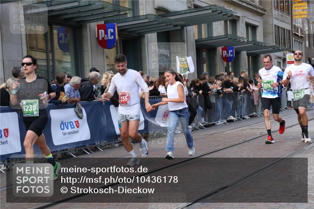 13.09.2026 - 21. swb-Marathon Bremen Strokosch-Dieckow http://msf.ph/oto/10436178 13.09.2026 13:14:21 Ziel 199, 376, 615, 616, 1043, 1125, 1455, 1492, 1748, 1814, 2251, 2847, 2971, 2997, 3012, 3057, 3085, 3175, 3821, 3834, 4097, 4226, 4246, 4569, 4586, 4685, 5239, 5315, 5649, 5794, 5836, 5962, 6130, 6472, 6506, 7117, 7251, 7782, 7826, 8366, 8409, 9242, 9868, 10016, 107, 235, 469, 1433, 1542, 1613, 1998, 2043, 2084, 2203, 2701, 2824, 2913, 2922, 3545, 4452, 4728, 5593, 5610, 5836, 5986, 6145, 7029, 7435, 7591, 7659, 7963, 8118, 8886, 8919, 9783, 10105 meine-sportfotos.de