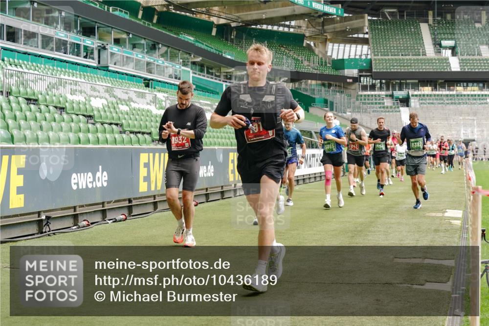 13.09.2026 - 21. swb-Marathon Bremen Michael Burmester http://msf.ph/oto/10436189 13.09.2026 13:05:39 Laufen im Stadion 109, 178, 217, 244, 287, 303, 323, 394, 430, 454, 534, 536, 565, 578, 613, 647, 784, 891, 900, 1073, 1239, 1243, 1274, 1307, 1308, 1365, 1373, 1380, 1456, 1533, 1574, 1581, 1627, 1656, 1687, 1780, 1823, 1909, 1914, 1932, 1941, 2023, 2076, 2089, 2126, 2241, 2244, 2265, 2301, 2310, 2355, 2356, 2369, 2393, 2430, 2452, 2464, 2602, 2723, 2742, 2764, 2867, 2872, 2910, 2919, 2957, 2959, 2985, 3028, 3030, 3115, 3217, 3278, 3320, 3343, 3419, 3444, 3485, 3521, 3796, 3909 meine-sportfotos.de