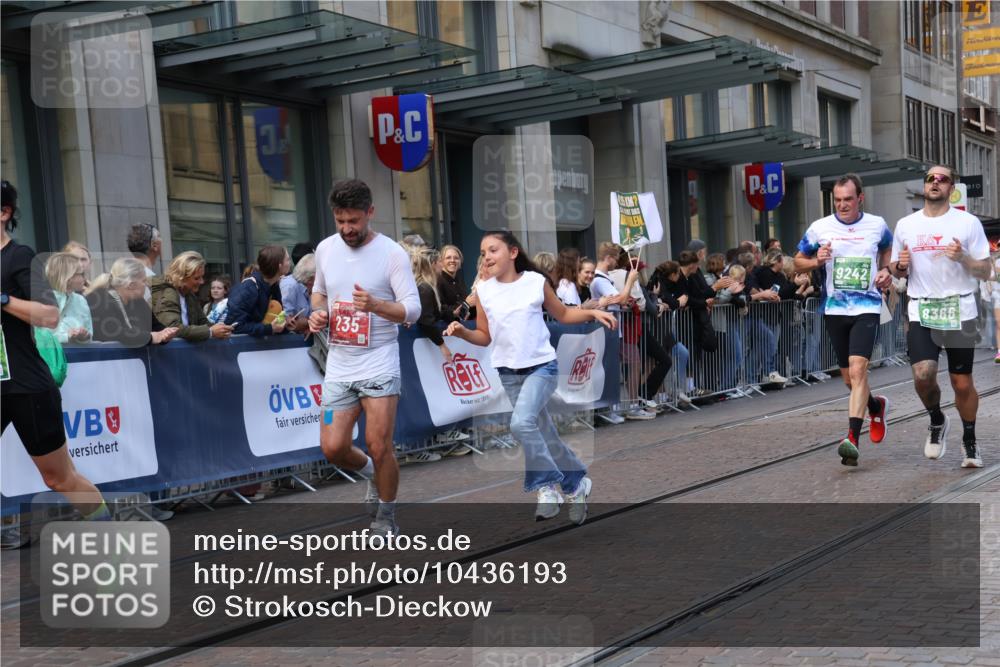 13.09.2026 - 21. swb-Marathon Bremen Strokosch-Dieckow http://msf.ph/oto/10436193 13.09.2026 13:14:21 Ziel 199, 376, 615, 616, 1043, 1125, 1455, 1492, 1748, 1814, 2251, 2847, 2971, 2997, 3012, 3057, 3085, 3175, 3821, 3834, 4097, 4226, 4246, 4569, 4586, 4685, 5239, 5315, 5649, 5794, 5836, 5962, 6130, 6472, 6506, 7117, 7251, 7782, 7826, 8366, 8409, 9242, 9868, 10016, 107, 235, 469, 1433, 1542, 1613, 1998, 2043, 2084, 2203, 2701, 2824, 2913, 2922, 3545, 4452, 4728, 5593, 5610, 5836, 5986, 6145, 7029, 7435, 7591, 7659, 7963, 8118, 8886, 8919, 9783, 10105 meine-sportfotos.de