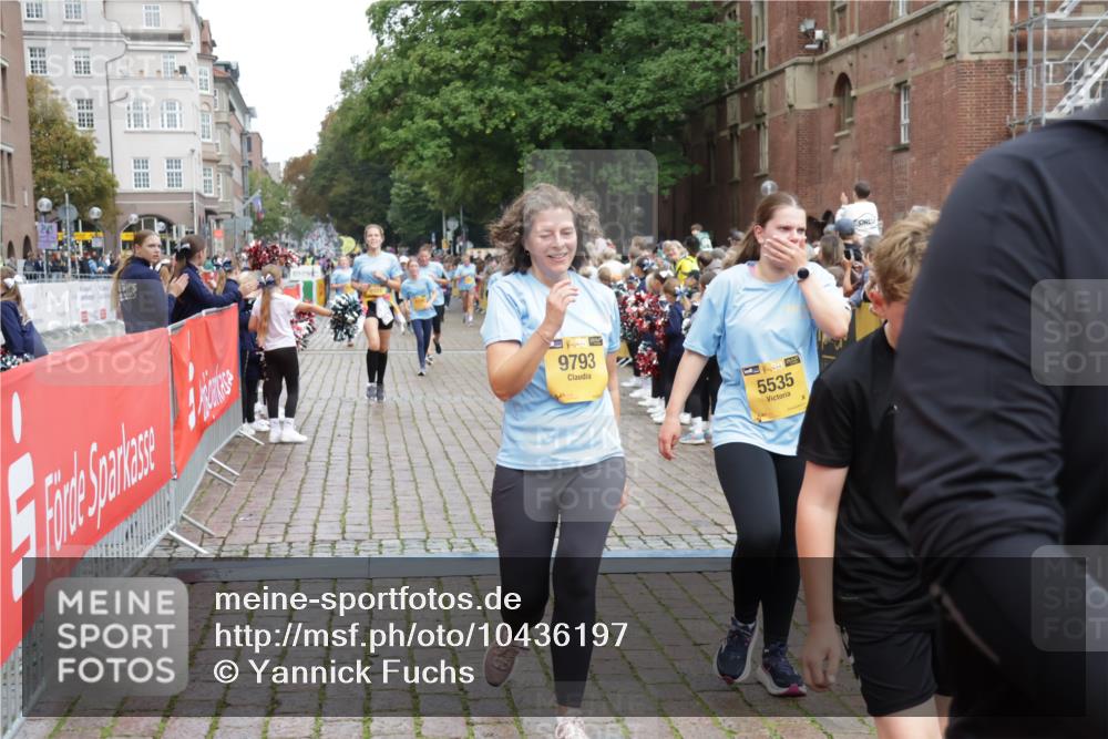13.09.2026 - Kiel Lauf Yannick Fuchs http://msf.ph/oto/10436197 13.09.2026 09:50:19 Ziel 1366, 5184, 5254, 5535, 5596, 7864, 8023, 8042, 9549, 9683, 9793, 10548, 639, 951, 1033, 1796, 2066, 2976, 3042, 3571, 3602, 3914, 4125, 4856, 5619, 5791, 6359, 6658, 6706, 6707, 7142, 7606, 7884, 7937, 8584, 8585, 8589, 8790, 8890, 9122, 9780, 10074, 10105, 10108, 10178, 10229, 10487, 10491, 10565, 10653, 10990, 11565, 11814, 12047, 12462, 12560, 12749, 1545, 2811, 2816, 3289, 3561, 3698, 3838, 4145, 4229, 5851, 8407, 2066, 4125 meine-sportfotos.de