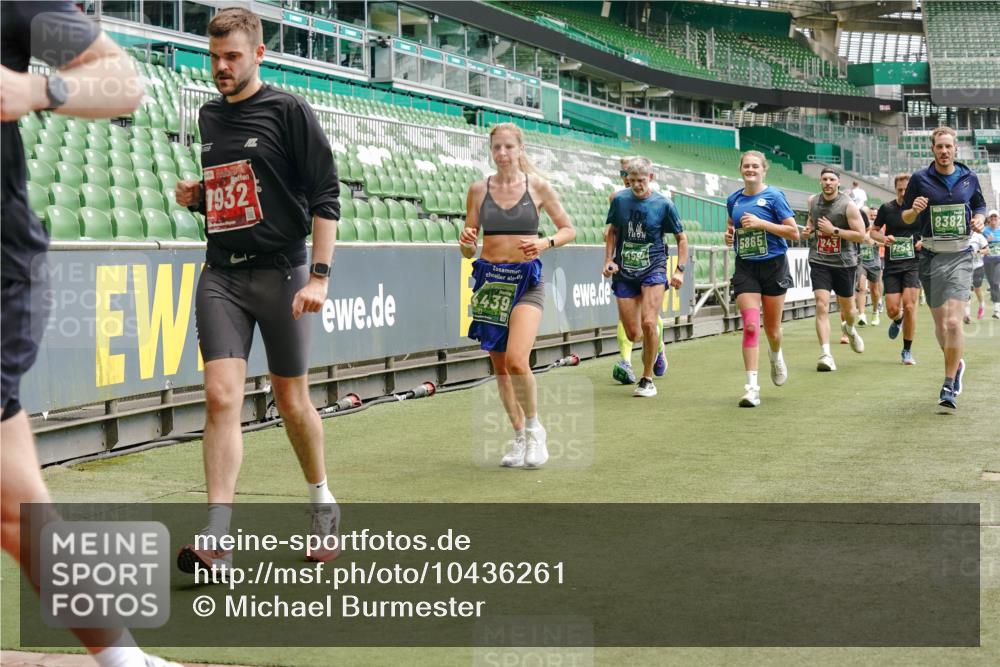 13.09.2026 - 21. swb-Marathon Bremen Michael Burmester http://msf.ph/oto/10436261 13.09.2026 13:05:40 Laufen im Stadion 109, 178, 217, 244, 287, 303, 323, 394, 430, 454, 536, 565, 578, 613, 647, 784, 891, 900, 1073, 1239, 1243, 1274, 1307, 1308, 1365, 1373, 1380, 1456, 1533, 1574, 1581, 1627, 1656, 1687, 1780, 1823, 1909, 1914, 1932, 1941, 2023, 2076, 2089, 2126, 2241, 2244, 2265, 2301, 2310, 2355, 2356, 2369, 2393, 2430, 2452, 2464, 2602, 2723, 2742, 2764, 2867, 2872, 2910, 2919, 2957, 2959, 2985, 3028, 3030, 3115, 3217, 3278, 3320, 3343, 3419, 3444, 3485, 3521, 3796, 3909 meine-sportfotos.de