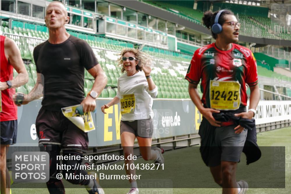 13.09.2026 - 21. swb-Marathon Bremen Michael Burmester http://msf.ph/oto/10436271 13.09.2026 10:26:10 Laufen im Stadion 10143, 10210, 10214, 10228, 10289, 10312, 10318, 10319, 10336, 10342, 10346, 10352, 10358, 10398, 10436, 10445, 10447, 10454, 10456, 10464, 10504, 10536, 10541, 10583, 10593, 10632, 10735, 10742, 10775, 10806, 10807, 10816, 10861, 10866, 10873, 10987, 10988, 10992, 11015, 11019, 11020, 11063, 11088, 11108, 11130, 11135, 11155, 11187, 11199, 11209, 11232, 11265, 11279, 11312, 11375, 11447, 11468, 11527, 11607, 11615, 11704, 11758, 11948, 12406, 12426 meine-sportfotos.de