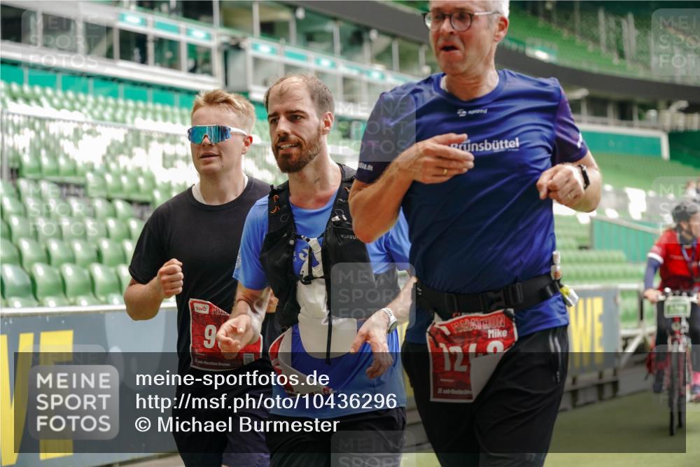 13.09.2026 - 21. swb-Marathon Bremen Michael Burmester http://msf.ph/oto/10436296 13.09.2026 12:38:56 Laufen im Stadion 277, 346, 807, 895, 901, 1090, 1118, 1248, 1320, 1323, 1472, 1576, 1587, 1604, 1717, 1751, 1758, 1795, 1800, 1852, 1911, 2049, 2099, 2141, 2352, 2585, 2670, 3080, 3606, 3744, 5160, 5163, 5912, 6112, 7650, 8077, 8081, 8467, 9399, 9522, 9617, 9630, 250, 272, 365, 850, 1089, 1550, 1875, 1993, 4232, 7692, 8075, 13033 meine-sportfotos.de
