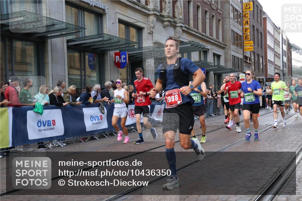 13.09.2026 - 21. swb-Marathon Bremen Strokosch-Dieckow http://msf.ph/oto/10436350 13.09.2026 13:14:26 Ziel 199, 615, 616, 889, 1455, 1748, 2251, 2847, 2971, 2997, 3012, 3057, 3175, 3206, 3821, 3834, 4097, 4226, 4246, 4569, 4586, 4685, 4968, 5239, 5315, 5649, 5794, 5796, 5962, 6379, 6404, 6472, 7117, 7251, 7782, 8366, 8409, 9242, 9523, 9868, 10016, 13141, 107, 235, 376, 469, 1043, 1125, 1492, 1542, 1814, 1998, 2043, 2084, 2203, 2913, 2922, 3085, 3545, 4452, 4728, 5794, 5836, 5986, 6130, 6145, 6506, 7029, 7591, 7659, 7963, 8886, 8919, 9783 meine-sportfotos.de