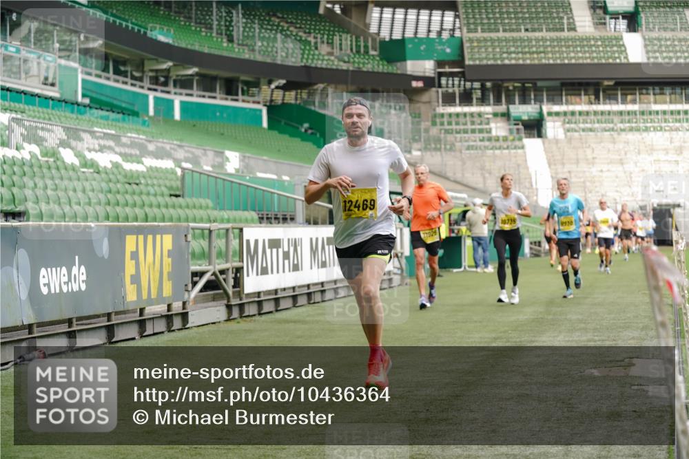 13.09.2026 - 21. swb-Marathon Bremen Michael Burmester http://msf.ph/oto/10436364 13.09.2026 10:26:13 Laufen im Stadion 10143, 10210, 10214, 10228, 10289, 10312, 10318, 10319, 10336, 10342, 10346, 10352, 10358, 10398, 10436, 10445, 10447, 10454, 10456, 10464, 10504, 10536, 10541, 10583, 10593, 10735, 10742, 10744, 10775, 10806, 10807, 10816, 10861, 10866, 10873, 10987, 10988, 10992, 11015, 11019, 11020, 11063, 11088, 11108, 11130, 11135, 11155, 11187, 11193, 11199, 11209, 11232, 11265, 11279, 11312, 11375, 11447, 11468, 11607, 11615, 11704, 11758, 11948, 12426 meine-sportfotos.de
