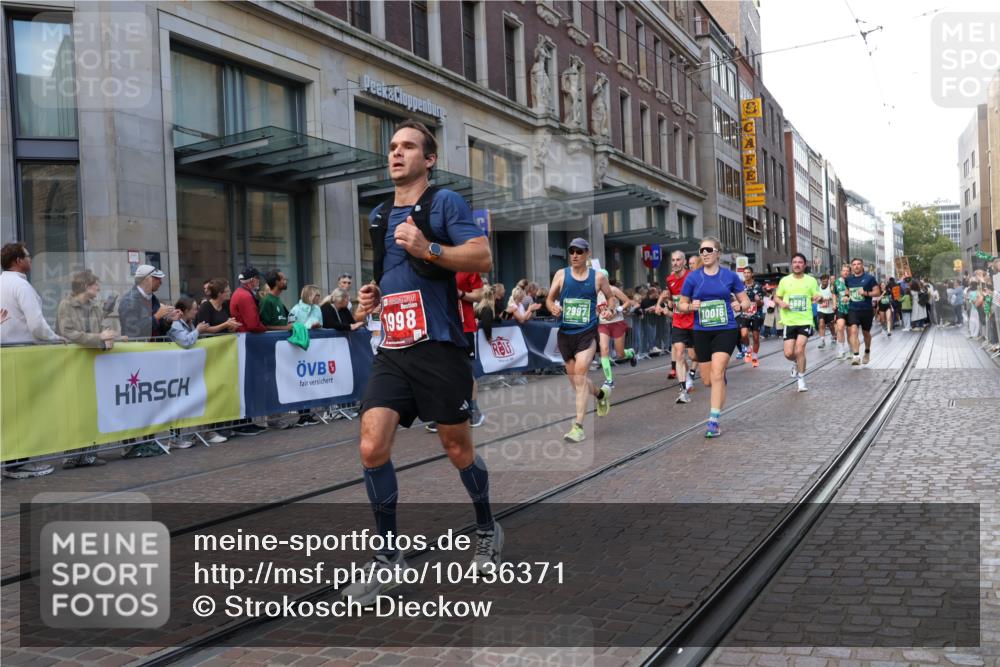 13.09.2026 - 21. swb-Marathon Bremen Strokosch-Dieckow http://msf.ph/oto/10436371 13.09.2026 13:14:26 Ziel 199, 615, 616, 889, 1455, 1748, 2251, 2847, 2971, 2997, 3012, 3057, 3175, 3206, 3821, 3834, 4097, 4226, 4246, 4569, 4586, 4685, 4968, 5239, 5315, 5649, 5794, 5796, 5962, 6379, 6404, 6472, 7117, 7251, 7782, 8366, 8409, 9242, 9523, 9868, 10016, 13141, 107, 235, 376, 469, 1043, 1125, 1492, 1542, 1814, 1998, 2043, 2084, 2203, 2913, 2922, 3085, 3545, 4452, 4728, 5794, 5836, 5986, 6130, 6145, 6506, 7029, 7591, 7659, 7963, 8886, 8919, 9783 meine-sportfotos.de