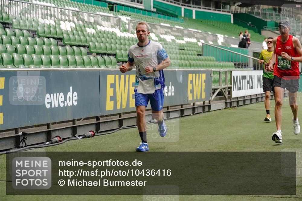 13.09.2026 - 21. swb-Marathon Bremen Michael Burmester http://msf.ph/oto/10436416 13.09.2026 12:39:03 Laufen im Stadion 277, 346, 807, 895, 901, 1090, 1118, 1248, 1320, 1323, 1472, 1508, 1576, 1587, 1604, 1717, 1751, 1758, 1795, 1800, 1852, 1911, 2049, 2099, 2141, 2352, 2670, 3080, 3606, 3744, 5160, 5163, 5912, 6112, 6630, 7650, 8077, 8081, 8467, 9399, 9522, 9617, 9630, 10034, 13080, 250, 272, 365, 850, 1089, 1288, 1550, 1875, 1993, 4232, 7692, 8075, 13033 meine-sportfotos.de