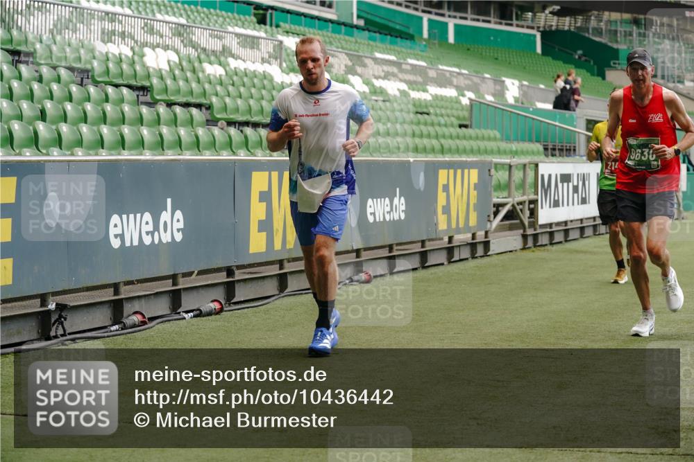 13.09.2026 - 21. swb-Marathon Bremen Michael Burmester http://msf.ph/oto/10436442 13.09.2026 12:39:03 Laufen im Stadion 277, 346, 807, 895, 901, 1090, 1118, 1248, 1320, 1323, 1472, 1508, 1576, 1587, 1604, 1717, 1751, 1758, 1795, 1800, 1852, 1911, 2049, 2099, 2141, 2352, 2670, 3080, 3606, 3744, 5160, 5163, 5912, 6112, 6630, 7650, 8077, 8081, 8467, 9399, 9522, 9617, 9630, 10034, 13080, 250, 272, 365, 850, 1089, 1288, 1550, 1875, 1993, 4232, 7692, 8075, 13033 meine-sportfotos.de
