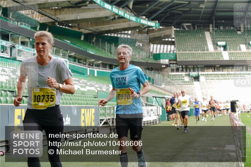 13.09.2026 - 21. swb-Marathon Bremen Michael Burmester http://msf.ph/oto/10436606 13.09.2026 10:26:20 Laufen im Stadion 10096, 10143, 10172, 10210, 10214, 10228, 10231, 10289, 10312, 10318, 10319, 10336, 10342, 10346, 10352, 10358, 10398, 10436, 10445, 10447, 10454, 10456, 10464, 10504, 10514, 10536, 10541, 10583, 10628, 10638, 10735, 10742, 10744, 10806, 10807, 10816, 10861, 10866, 10873, 10956, 10987, 10988, 10992, 11015, 11019, 11020, 11063, 11088, 11108, 11130, 11135, 11155, 11187, 11193, 11199, 11209, 11232, 11265, 11279, 11312, 11447, 11468, 11615, 11758, 11948 meine-sportfotos.de