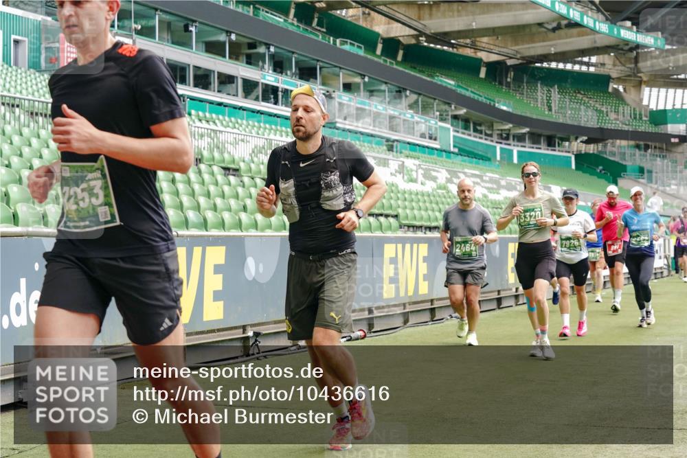 13.09.2026 - 21. swb-Marathon Bremen Michael Burmester http://msf.ph/oto/10436616 13.09.2026 13:05:46 Laufen im Stadion 109, 178, 217, 244, 287, 303, 323, 394, 430, 454, 536, 565, 578, 613, 647, 784, 891, 900, 1073, 1239, 1243, 1274, 1307, 1308, 1365, 1373, 1380, 1456, 1533, 1574, 1581, 1627, 1656, 1687, 1780, 1823, 1909, 1914, 1932, 1941, 2023, 2076, 2089, 2126, 2241, 2244, 2265, 2275, 2301, 2310, 2355, 2356, 2393, 2430, 2452, 2464, 2602, 2723, 2742, 2764, 2867, 2872, 2902, 2910, 2919, 2957, 2959, 2985, 3030, 3115, 3217, 3278, 3320, 3343, 3419, 3444, 3485, 3909 meine-sportfotos.de
