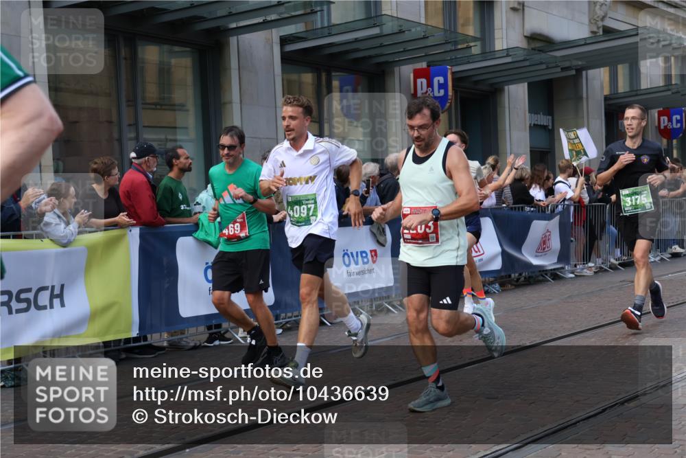 13.09.2026 - 21. swb-Marathon Bremen Strokosch-Dieckow http://msf.ph/oto/10436639 13.09.2026 13:14:31 Ziel 199, 615, 616, 889, 1455, 1510, 1748, 2251, 2383, 2847, 2971, 2997, 3012, 3057, 3175, 3206, 3504, 3717, 3834, 4097, 4226, 4246, 4569, 4586, 4968, 5239, 5298, 5315, 5471, 5649, 5796, 5962, 6379, 6404, 6472, 6528, 7251, 7782, 8238, 8366, 8409, 9242, 9523, 9797, 10016, 13141, 107, 235, 376, 469, 1043, 1125, 1492, 1542, 1814, 1998, 2043, 2084, 2203, 2913, 2922, 3085, 3545, 3821, 4452, 4685, 4728, 5794, 5836, 5986, 6130, 6506, 7591, 7659, 8919, 9783 meine-sportfotos.de