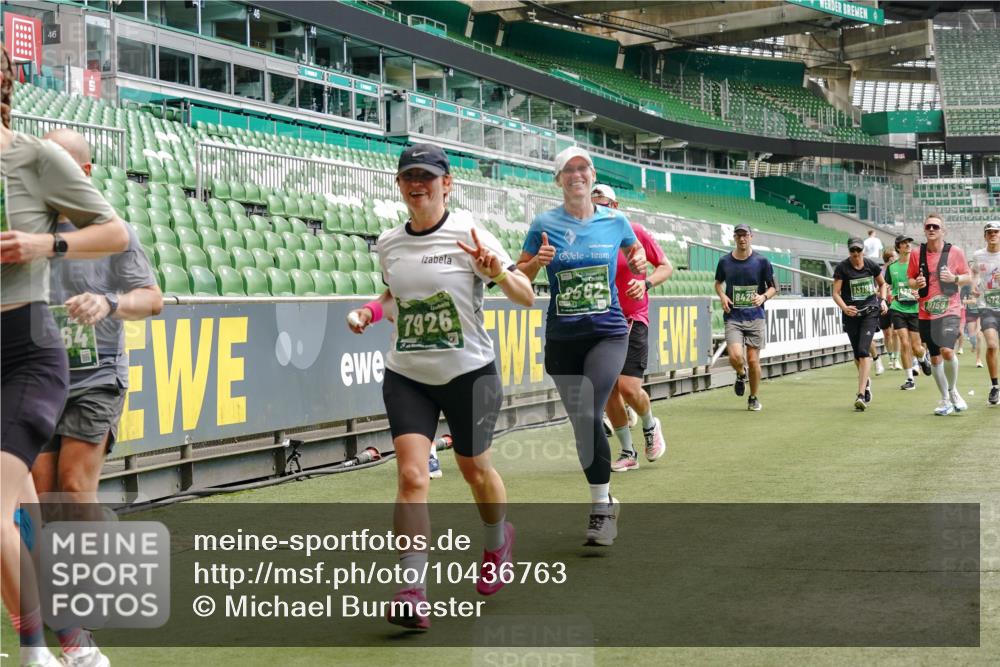13.09.2026 - 21. swb-Marathon Bremen Michael Burmester http://msf.ph/oto/10436763 13.09.2026 13:05:49 Laufen im Stadion 109, 178, 217, 244, 287, 303, 323, 394, 430, 454, 536, 565, 578, 613, 647, 784, 891, 900, 1073, 1205, 1239, 1243, 1274, 1307, 1308, 1365, 1373, 1380, 1456, 1533, 1574, 1581, 1627, 1656, 1687, 1780, 1823, 1848, 1909, 1914, 1932, 1941, 2023, 2076, 2089, 2126, 2241, 2244, 2265, 2275, 2301, 2310, 2355, 2356, 2393, 2430, 2452, 2464, 2602, 2723, 2742, 2764, 2867, 2872, 2902, 2910, 2919, 2957, 2959, 2985, 3030, 3115, 3217, 3278, 3320, 3343, 3419, 3444, 3485, 3909 meine-sportfotos.de