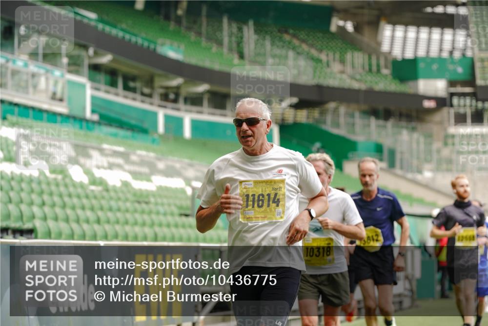 13.09.2026 - 21. swb-Marathon Bremen Michael Burmester http://msf.ph/oto/10436775 13.09.2026 10:26:24 Laufen im Stadion 10096, 10143, 10172, 10210, 10214, 10228, 10231, 10289, 10312, 10318, 10319, 10336, 10342, 10346, 10352, 10358, 10398, 10436, 10445, 10447, 10454, 10456, 10464, 10489, 10504, 10514, 10536, 10541, 10583, 10628, 10638, 10735, 10742, 10744, 10806, 10807, 10816, 10861, 10866, 10873, 10956, 10987, 10988, 10992, 11015, 11019, 11020, 11063, 11088, 11108, 11130, 11135, 11155, 11187, 11193, 11199, 11209, 11232, 11279, 11312, 11447, 11468, 11615, 11758, 11948 meine-sportfotos.de