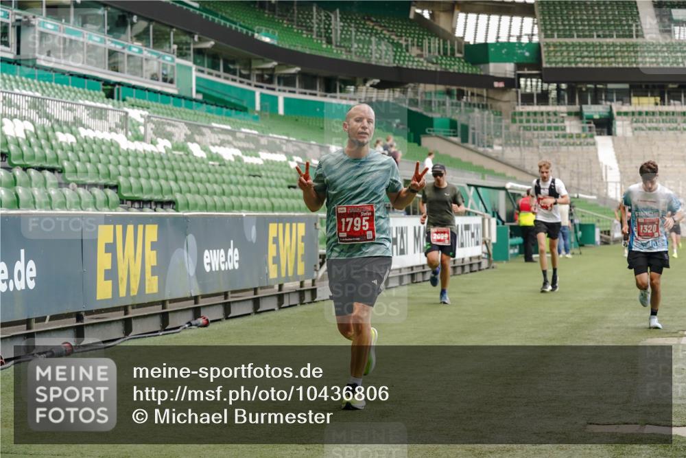 13.09.2026 - 21. swb-Marathon Bremen Michael Burmester http://msf.ph/oto/10436806 13.09.2026 12:39:25 Laufen im Stadion 277, 346, 453, 807, 895, 901, 1118, 1248, 1320, 1323, 1379, 1472, 1508, 1540, 1576, 1587, 1717, 1751, 1758, 1795, 1800, 1852, 1911, 2049, 2099, 2141, 2352, 2670, 3080, 3606, 3744, 5160, 5163, 5912, 6112, 6630, 7118, 7650, 8077, 8467, 9399, 9522, 9617, 9630, 10034, 13080, 365, 850, 1288, 1485, 1550, 1875, 1993, 4232, 7692, 7768, 8075, 13033 meine-sportfotos.de