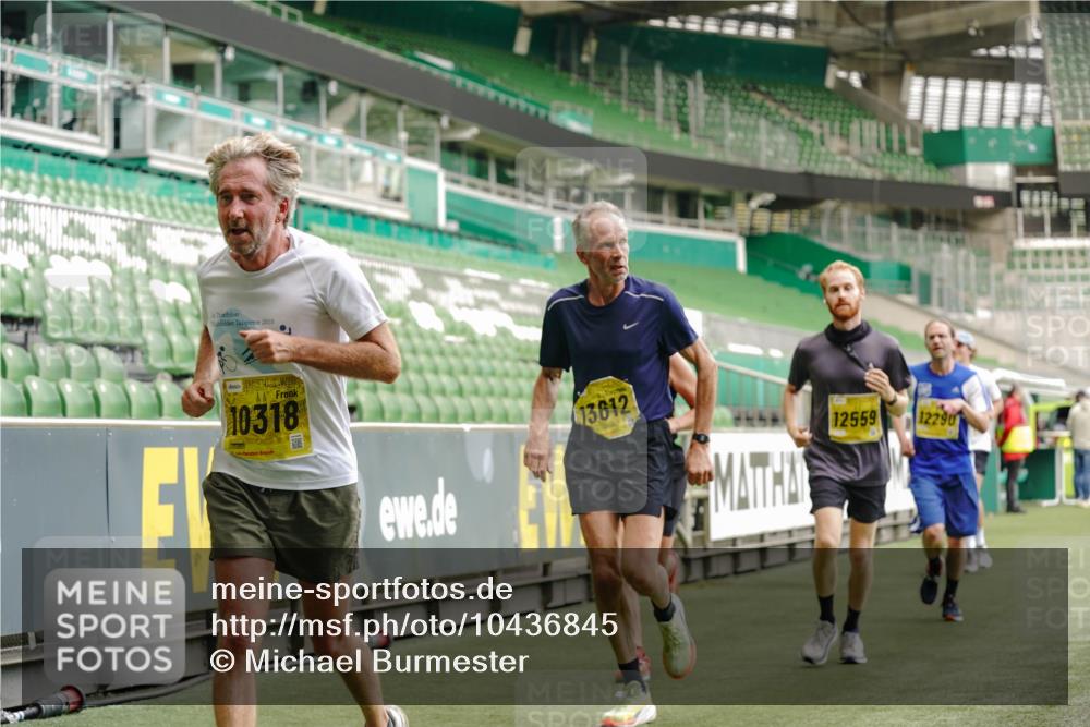 13.09.2026 - 21. swb-Marathon Bremen Michael Burmester http://msf.ph/oto/10436845 13.09.2026 10:26:27 Laufen im Stadion 10096, 10143, 10172, 10210, 10214, 10228, 10231, 10289, 10312, 10318, 10319, 10336, 10342, 10346, 10352, 10398, 10436, 10445, 10447, 10454, 10464, 10489, 10504, 10514, 10536, 10541, 10583, 10628, 10638, 10735, 10742, 10744, 10806, 10807, 10861, 10866, 10873, 10956, 10987, 10988, 10992, 11015, 11019, 11020, 11060, 11063, 11088, 11108, 11110, 11130, 11135, 11155, 11187, 11193, 11199, 11209, 11232, 11279, 11312, 11447, 11468, 11615, 11758 meine-sportfotos.de