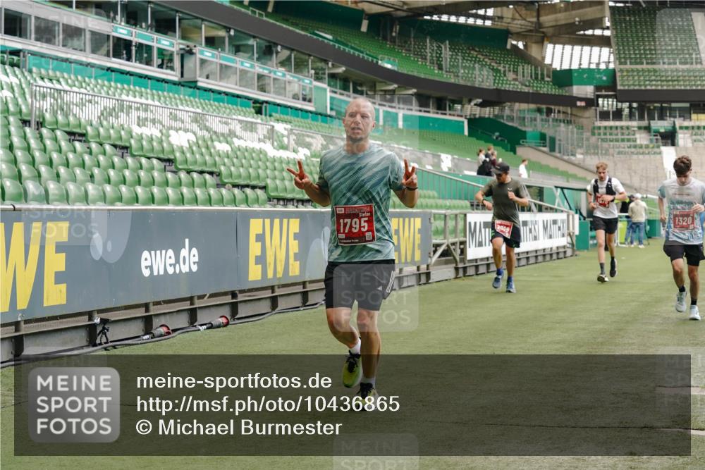 13.09.2026 - 21. swb-Marathon Bremen Michael Burmester http://msf.ph/oto/10436865 13.09.2026 12:39:26 Laufen im Stadion 277, 346, 453, 807, 895, 901, 1118, 1248, 1320, 1323, 1379, 1472, 1508, 1540, 1576, 1587, 1717, 1751, 1758, 1795, 1800, 1852, 1911, 2049, 2099, 2141, 2352, 2670, 3080, 3606, 3744, 5160, 5163, 5912, 6112, 6630, 7118, 7650, 8077, 8467, 9399, 9522, 9617, 9630, 10034, 13080, 365, 850, 1288, 1485, 1550, 1875, 1993, 4232, 7692, 7768, 8075, 13033 meine-sportfotos.de