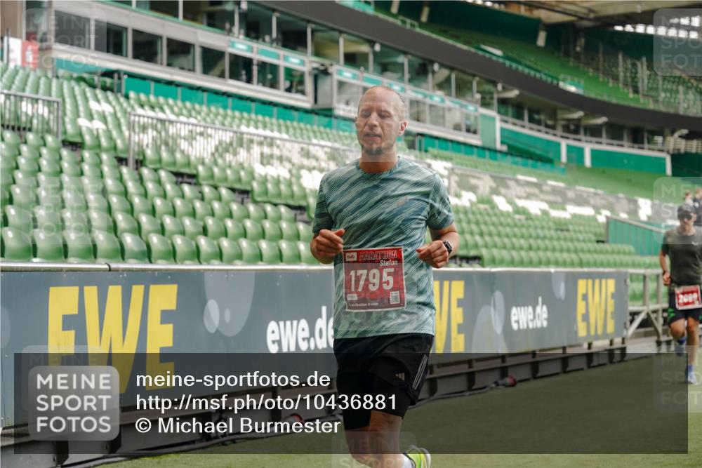 13.09.2026 - 21. swb-Marathon Bremen Michael Burmester http://msf.ph/oto/10436881 13.09.2026 12:39:26 Laufen im Stadion 277, 346, 453, 807, 895, 901, 1118, 1248, 1320, 1323, 1379, 1472, 1508, 1540, 1576, 1587, 1717, 1751, 1758, 1795, 1800, 1852, 1911, 2049, 2099, 2141, 2352, 2670, 3080, 3606, 3744, 5160, 5163, 5912, 6112, 6630, 7118, 7650, 8077, 8467, 9399, 9522, 9617, 9630, 10034, 13080, 365, 850, 1288, 1485, 1550, 1875, 1993, 4232, 7692, 7768, 8075, 13033 meine-sportfotos.de
