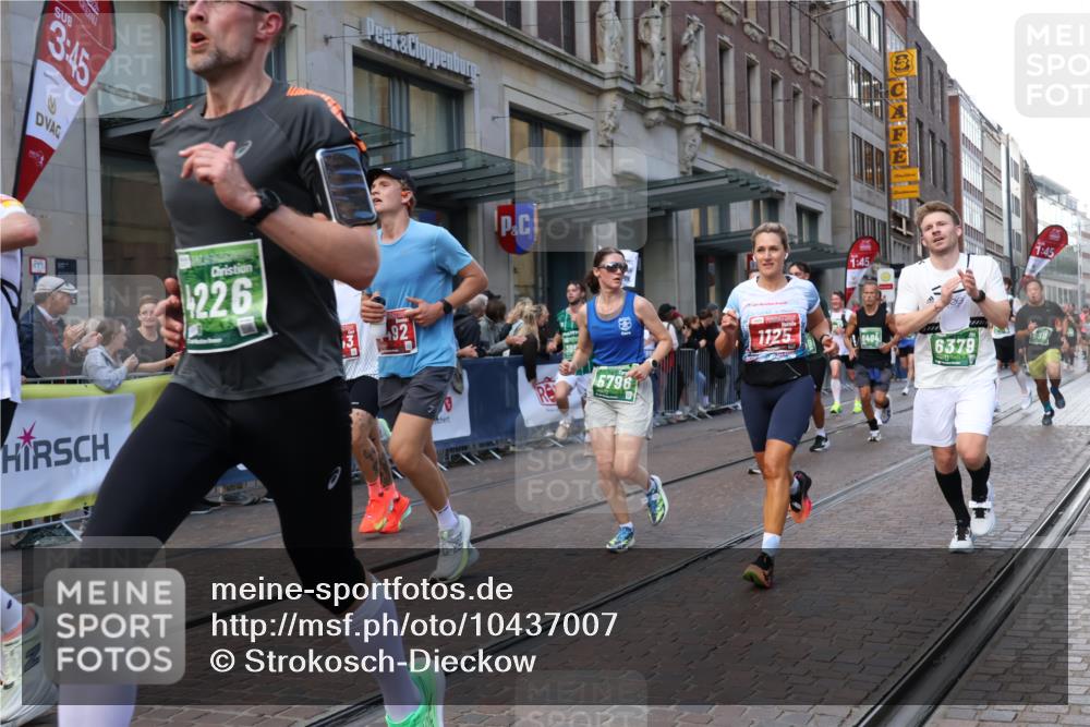 13.09.2026 - 21. swb-Marathon Bremen Strokosch-Dieckow http://msf.ph/oto/10437007 13.09.2026 13:14:38 Ziel 615, 616, 889, 1455, 1510, 1748, 2383, 2847, 3057, 3175, 3206, 3504, 3717, 4097, 4226, 4246, 4382, 4569, 4968, 4992, 5294, 5298, 5315, 5417, 5471, 5649, 5796, 5962, 6351, 6379, 6404, 6472, 6521, 6528, 6717, 7190, 7251, 7432, 8238, 8409, 9363, 9523, 9797, 13141, 199, 376, 469, 1043, 1125, 1492, 1814, 2203, 2251, 2913, 2971, 2997, 3012, 3085, 3545, 3821, 3834, 4452, 4586, 4685, 5239, 5794, 5836, 5986, 6130, 6506, 7659, 9783 meine-sportfotos.de