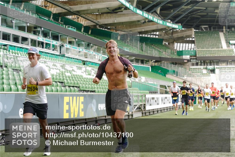 13.09.2026 - 21. swb-Marathon Bremen Michael Burmester http://msf.ph/oto/10437100 13.09.2026 10:26:32 Laufen im Stadion 10096, 10143, 10172, 10210, 10214, 10228, 10231, 10289, 10310, 10312, 10318, 10319, 10336, 10342, 10346, 10352, 10398, 10436, 10445, 10447, 10454, 10464, 10489, 10504, 10514, 10536, 10541, 10583, 10628, 10638, 10735, 10742, 10744, 10806, 10807, 10861, 10866, 10873, 10897, 10956, 10987, 10988, 10992, 11015, 11019, 11020, 11060, 11063, 11088, 11108, 11110, 11130, 11135, 11155, 11187, 11193, 11199, 11209, 11232, 11279, 11312, 11447 meine-sportfotos.de