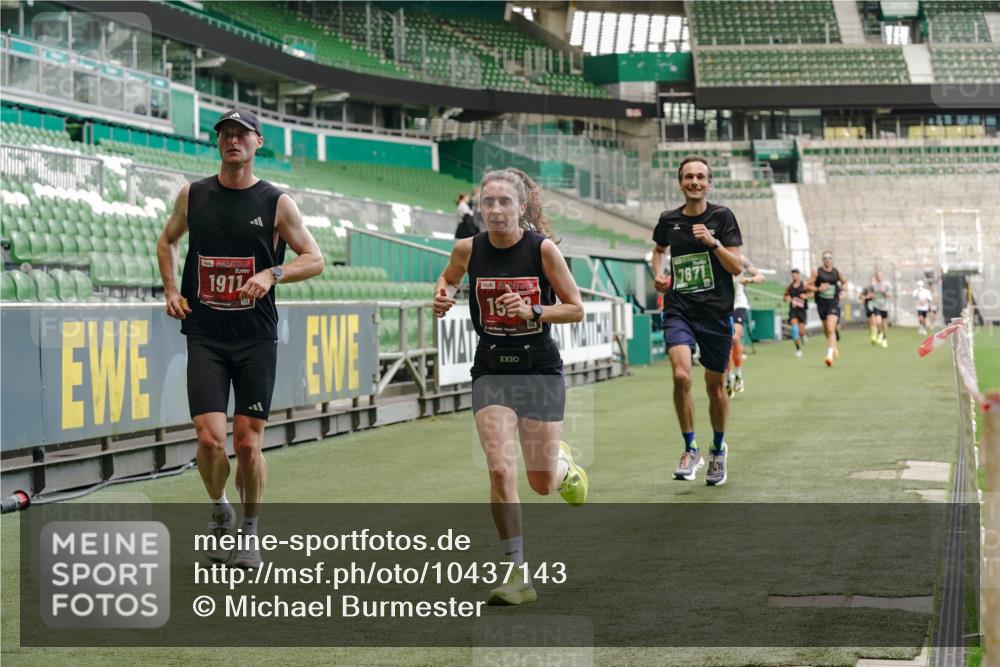 13.09.2026 - 21. swb-Marathon Bremen Michael Burmester http://msf.ph/oto/10437143 13.09.2026 12:39:39 Laufen im Stadion 277, 453, 807, 862, 901, 1248, 1320, 1323, 1379, 1472, 1508, 1540, 1576, 1587, 1717, 1751, 1758, 1795, 1800, 1852, 1901, 1911, 1950, 2049, 2099, 2141, 2352, 3080, 3606, 3744, 4381, 5160, 5163, 5912, 6112, 6630, 7118, 7671, 8077, 8467, 9399, 9630, 10034, 13080, 365, 850, 1288, 1485, 1550, 1583, 1875, 1993, 2073, 3617, 4232, 7244, 7692, 7768, 8075, 13033 meine-sportfotos.de