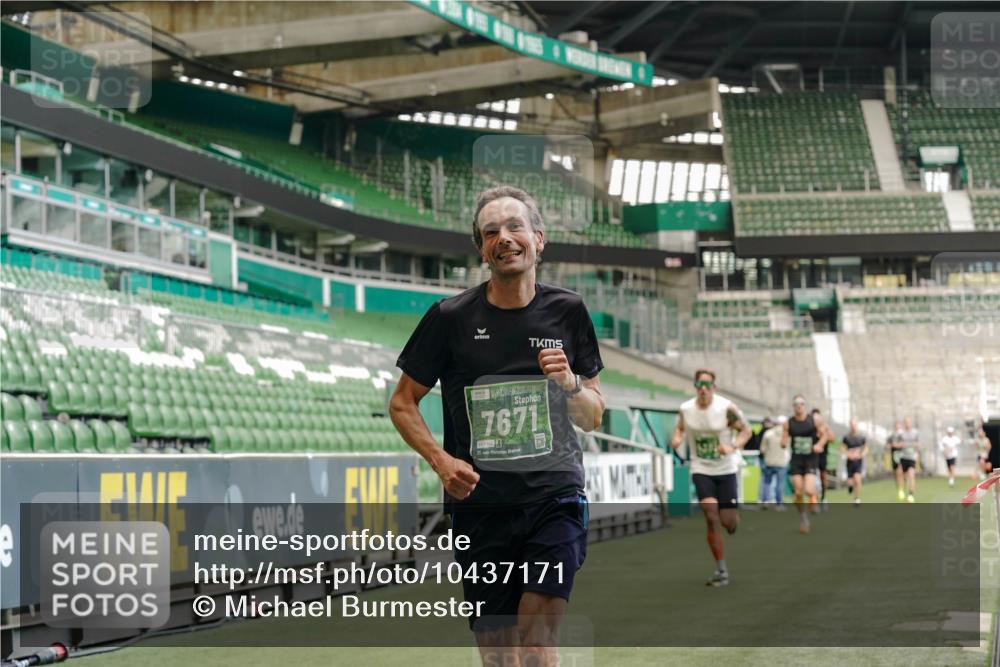13.09.2026 - 21. swb-Marathon Bremen Michael Burmester http://msf.ph/oto/10437171 13.09.2026 12:39:41 Laufen im Stadion 277, 453, 807, 862, 901, 1248, 1320, 1323, 1379, 1472, 1508, 1540, 1576, 1587, 1717, 1751, 1758, 1795, 1800, 1852, 1901, 1911, 1950, 2049, 2099, 2352, 3080, 3606, 3744, 4381, 5160, 5163, 5912, 6112, 6630, 7118, 7671, 8077, 8467, 9399, 9630, 10034, 13080, 13224, 365, 850, 1288, 1485, 1550, 1583, 1875, 1993, 2073, 3617, 4232, 7244, 7692, 7768, 8075, 13033 meine-sportfotos.de