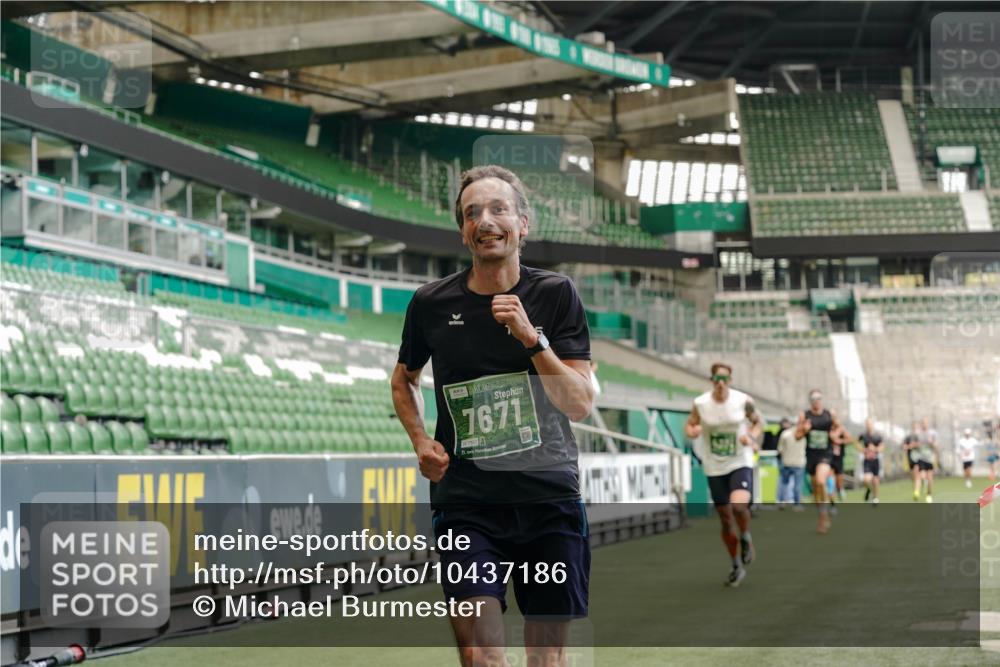13.09.2026 - 21. swb-Marathon Bremen Michael Burmester http://msf.ph/oto/10437186 13.09.2026 12:39:41 Laufen im Stadion 277, 453, 807, 862, 901, 1248, 1320, 1323, 1379, 1472, 1508, 1540, 1576, 1587, 1717, 1751, 1758, 1795, 1800, 1852, 1901, 1911, 1950, 2049, 2099, 2352, 3080, 3606, 3744, 4381, 5160, 5163, 5912, 6112, 6630, 7118, 7671, 8077, 8467, 9399, 9630, 10034, 13080, 13224, 365, 850, 1288, 1485, 1550, 1583, 1875, 1993, 2073, 3617, 4232, 7244, 7692, 7768, 8075, 13033 meine-sportfotos.de