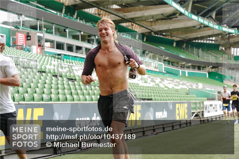 13.09.2026 - 21. swb-Marathon Bremen Michael Burmester http://msf.ph/oto/10437189 13.09.2026 10:26:33 Laufen im Stadion 10096, 10143, 10172, 10210, 10214, 10228, 10231, 10269, 10289, 10310, 10312, 10318, 10319, 10336, 10342, 10346, 10352, 10398, 10436, 10445, 10447, 10454, 10464, 10489, 10504, 10514, 10536, 10541, 10566, 10583, 10628, 10638, 10735, 10742, 10744, 10806, 10807, 10861, 10866, 10873, 10897, 10898, 10956, 10987, 10988, 10992, 11015, 11019, 11020, 11060, 11063, 11088, 11108, 11110, 11130, 11135, 11155, 11187, 11193, 11199, 11209, 11232, 11279, 11312, 11447 meine-sportfotos.de