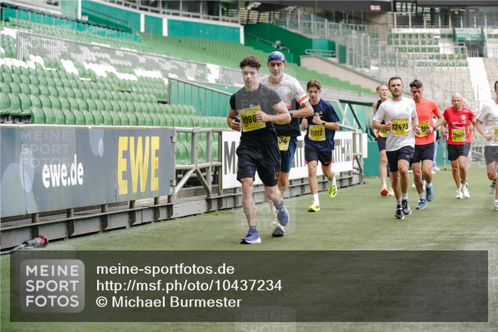 13.09.2026 - 21. swb-Marathon Bremen Michael Burmester http://msf.ph/oto/10437234 13.09.2026 10:26:35 Laufen im Stadion 10096, 10143, 10172, 10210, 10214, 10228, 10231, 10269, 10289, 10310, 10312, 10318, 10319, 10336, 10342, 10346, 10352, 10398, 10436, 10445, 10447, 10454, 10464, 10489, 10504, 10514, 10536, 10541, 10566, 10583, 10628, 10638, 10735, 10742, 10744, 10806, 10807, 10861, 10866, 10873, 10897, 10898, 10956, 10987, 10988, 10992, 11015, 11019, 11020, 11060, 11063, 11088, 11108, 11110, 11130, 11135, 11155, 11187, 11193, 11199, 11209, 11232, 11279, 11312, 11447 meine-sportfotos.de