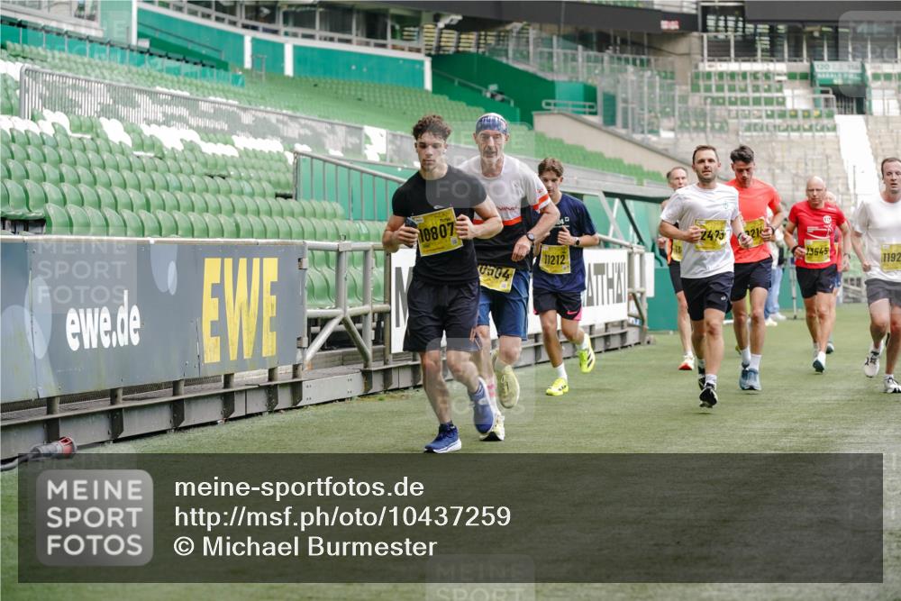 13.09.2026 - 21. swb-Marathon Bremen Michael Burmester http://msf.ph/oto/10437259 13.09.2026 10:26:35 Laufen im Stadion 10096, 10143, 10172, 10210, 10214, 10228, 10231, 10269, 10289, 10310, 10312, 10318, 10319, 10336, 10342, 10346, 10352, 10398, 10436, 10445, 10447, 10454, 10464, 10489, 10504, 10514, 10536, 10541, 10566, 10583, 10628, 10638, 10735, 10742, 10744, 10806, 10807, 10861, 10866, 10873, 10897, 10898, 10956, 10987, 10988, 10992, 11015, 11019, 11020, 11060, 11063, 11088, 11108, 11110, 11130, 11135, 11155, 11187, 11193, 11199, 11209, 11232, 11279, 11312, 11447 meine-sportfotos.de