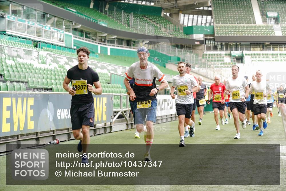 13.09.2026 - 21. swb-Marathon Bremen Michael Burmester http://msf.ph/oto/10437347 13.09.2026 10:26:36 Laufen im Stadion 10096, 10142, 10143, 10172, 10210, 10214, 10228, 10231, 10269, 10289, 10310, 10312, 10318, 10319, 10336, 10342, 10346, 10352, 10398, 10436, 10445, 10447, 10454, 10464, 10489, 10504, 10514, 10536, 10541, 10566, 10583, 10628, 10638, 10735, 10742, 10744, 10806, 10807, 10861, 10866, 10873, 10897, 10898, 10956, 10987, 10988, 10992, 11015, 11019, 11020, 11060, 11063, 11088, 11108, 11110, 11130, 11135, 11155, 11187, 11193, 11199, 11209, 11232, 11279, 11312, 11447 meine-sportfotos.de