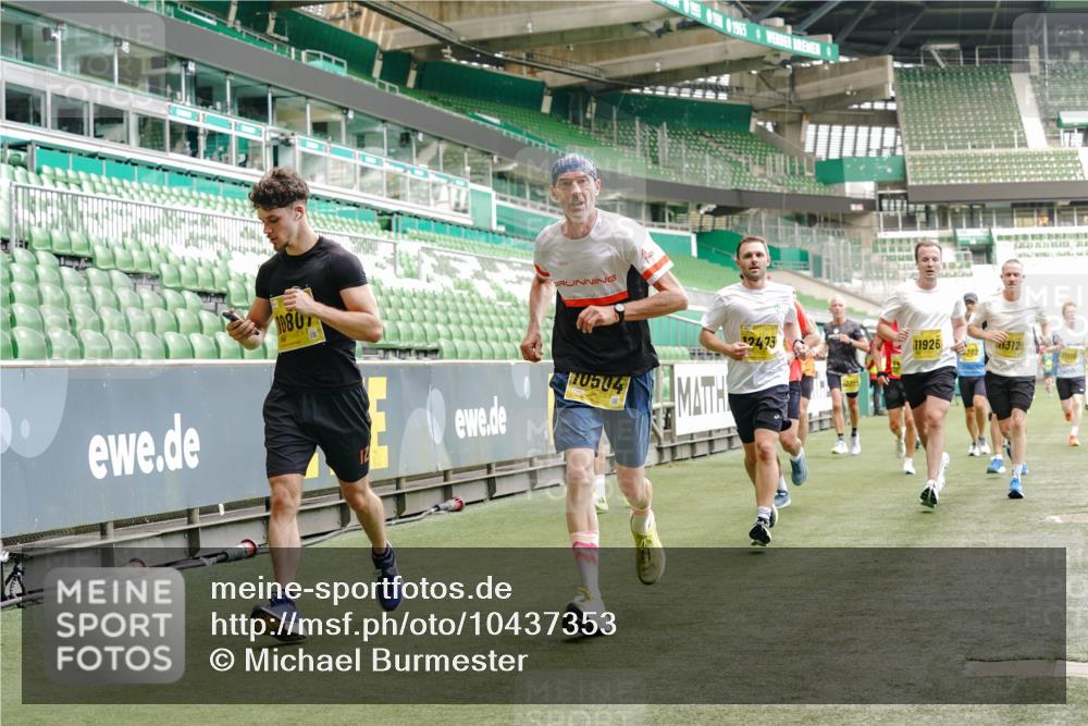13.09.2026 - 21. swb-Marathon Bremen Michael Burmester http://msf.ph/oto/10437353 13.09.2026 10:26:38 Laufen im Stadion 10096, 10142, 10143, 10172, 10210, 10214, 10228, 10231, 10269, 10289, 10310, 10312, 10318, 10319, 10342, 10346, 10352, 10398, 10436, 10445, 10447, 10454, 10464, 10489, 10504, 10514, 10536, 10541, 10566, 10583, 10628, 10638, 10735, 10742, 10744, 10806, 10807, 10861, 10866, 10873, 10897, 10898, 10956, 10987, 10988, 10992, 11015, 11019, 11020, 11060, 11063, 11088, 11108, 11110, 11130, 11135, 11155, 11187, 11193, 11199, 11209, 11232, 11279, 11312, 11447 meine-sportfotos.de