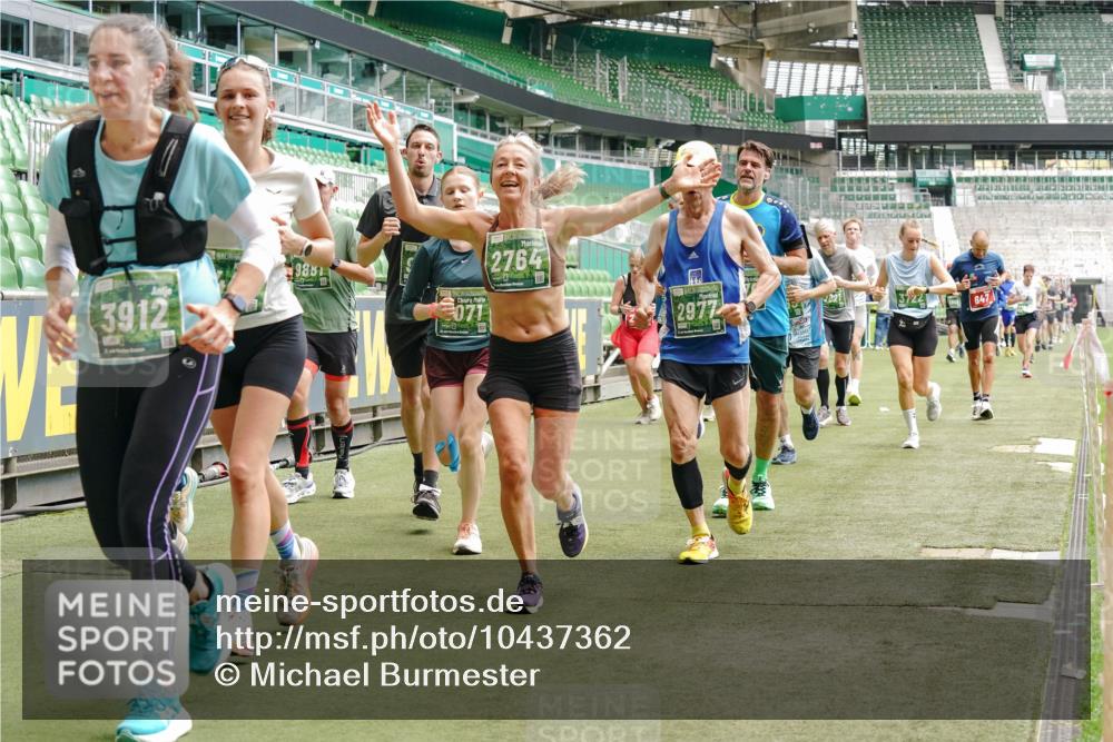 13.09.2026 - 21. swb-Marathon Bremen Michael Burmester http://msf.ph/oto/10437362 13.09.2026 13:05:56 Laufen im Stadion 109, 178, 217, 244, 287, 303, 310, 323, 372, 394, 430, 454, 536, 565, 578, 613, 647, 784, 891, 900, 1073, 1083, 1205, 1239, 1243, 1274, 1307, 1308, 1365, 1373, 1380, 1437, 1456, 1533, 1545, 1574, 1581, 1627, 1656, 1687, 1780, 1823, 1848, 1909, 1914, 1932, 1941, 2023, 2076, 2089, 2126, 2241, 2244, 2265, 2275, 2301, 2310, 2355, 2356, 2393, 2430, 2452, 2464, 2602, 2707, 2723, 2742, 2764, 2867, 2902, 2910, 2919, 2957, 2959, 2985, 3030, 3115, 3217, 3278, 3320, 3343, 3419, 3444, 3485 meine-sportfotos.de