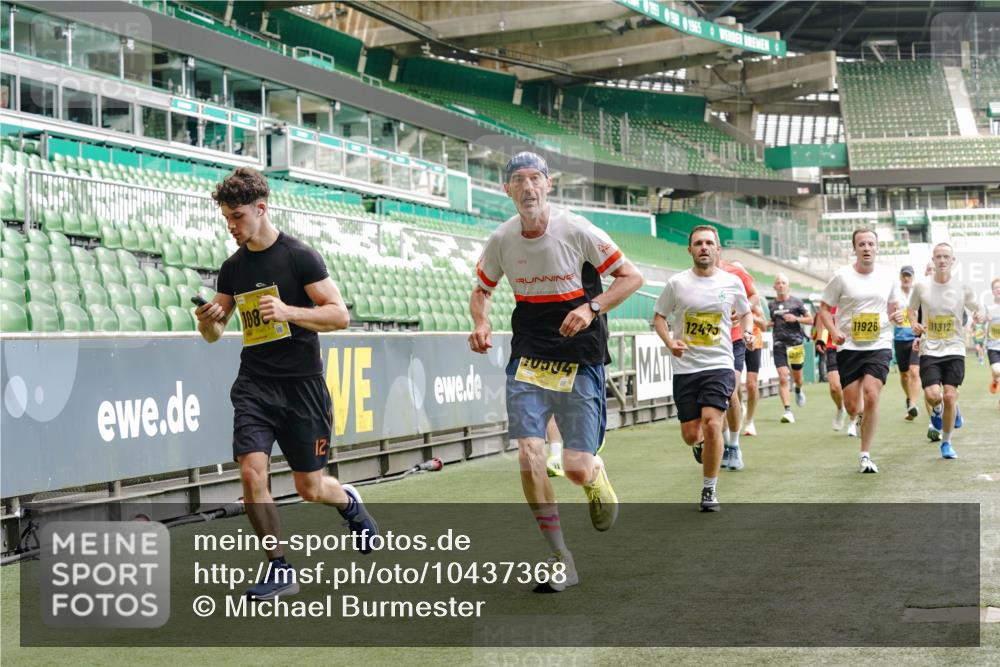 13.09.2026 - 21. swb-Marathon Bremen Michael Burmester http://msf.ph/oto/10437368 13.09.2026 10:26:38 Laufen im Stadion 10096, 10142, 10143, 10172, 10210, 10214, 10228, 10231, 10269, 10289, 10310, 10312, 10318, 10319, 10342, 10346, 10352, 10398, 10436, 10445, 10447, 10454, 10464, 10489, 10504, 10514, 10536, 10541, 10566, 10583, 10628, 10638, 10735, 10742, 10744, 10806, 10807, 10861, 10866, 10873, 10897, 10898, 10956, 10987, 10988, 10992, 11015, 11019, 11020, 11060, 11063, 11088, 11108, 11110, 11130, 11135, 11155, 11187, 11193, 11199, 11209, 11232, 11279, 11312, 11447 meine-sportfotos.de
