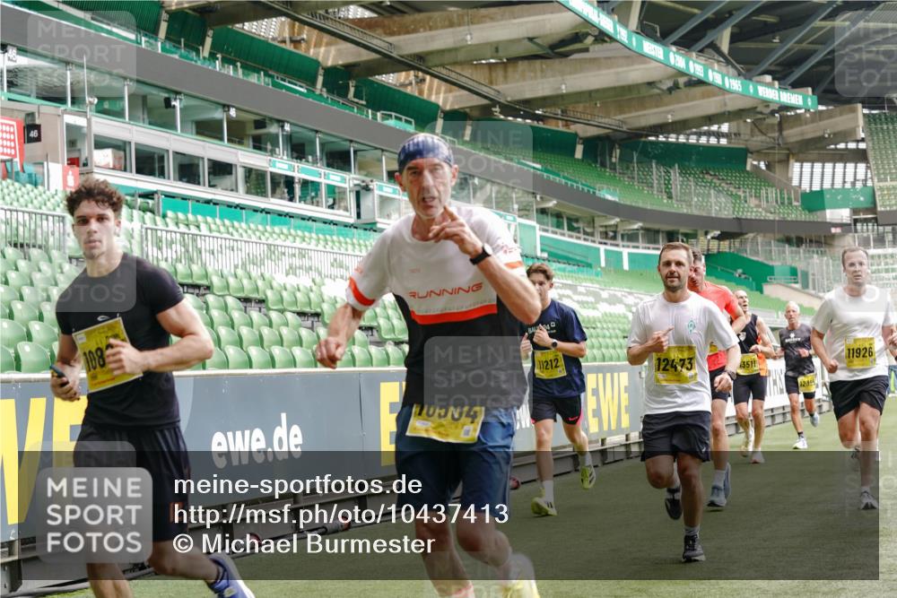 13.09.2026 - 21. swb-Marathon Bremen Michael Burmester http://msf.ph/oto/10437413 13.09.2026 10:26:38 Laufen im Stadion 10096, 10142, 10143, 10172, 10210, 10214, 10228, 10231, 10269, 10289, 10310, 10312, 10318, 10319, 10342, 10346, 10352, 10398, 10436, 10445, 10447, 10454, 10464, 10489, 10504, 10514, 10536, 10541, 10566, 10583, 10628, 10638, 10735, 10742, 10744, 10806, 10807, 10861, 10866, 10873, 10897, 10898, 10956, 10987, 10988, 10992, 11015, 11019, 11020, 11060, 11063, 11088, 11108, 11110, 11130, 11135, 11155, 11187, 11193, 11199, 11209, 11232, 11279, 11312, 11447 meine-sportfotos.de