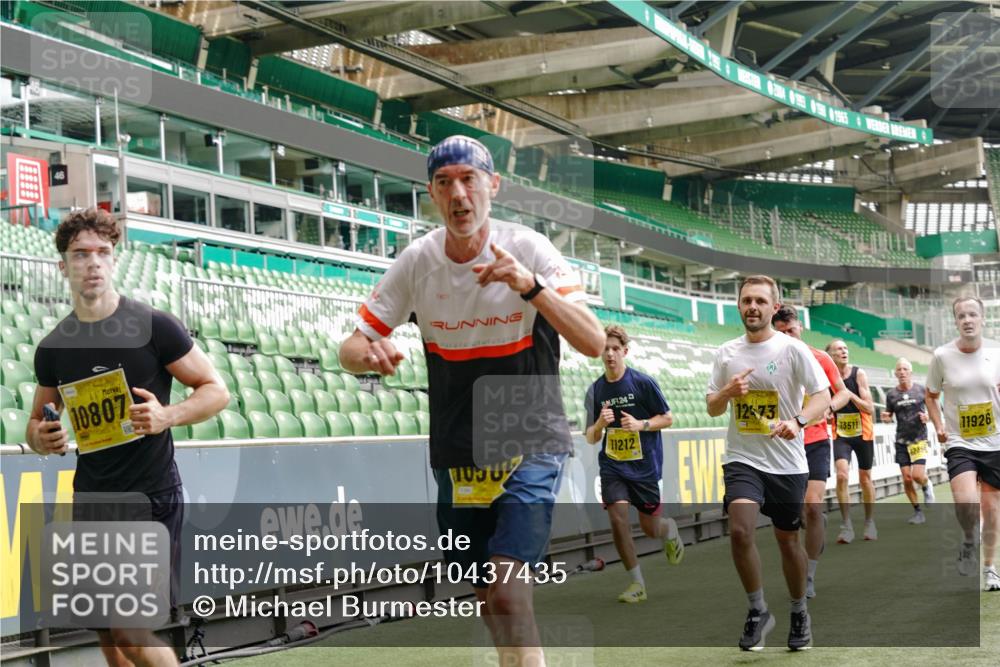 13.09.2026 - 21. swb-Marathon Bremen Michael Burmester http://msf.ph/oto/10437435 13.09.2026 10:26:38 Laufen im Stadion 10096, 10142, 10143, 10172, 10210, 10214, 10228, 10231, 10269, 10289, 10310, 10312, 10318, 10319, 10342, 10346, 10352, 10398, 10436, 10445, 10447, 10454, 10464, 10489, 10504, 10514, 10536, 10541, 10566, 10583, 10628, 10638, 10735, 10742, 10744, 10806, 10807, 10861, 10866, 10873, 10897, 10898, 10956, 10987, 10988, 10992, 11015, 11019, 11020, 11060, 11063, 11088, 11108, 11110, 11130, 11135, 11155, 11187, 11193, 11199, 11209, 11232, 11279, 11312, 11447 meine-sportfotos.de