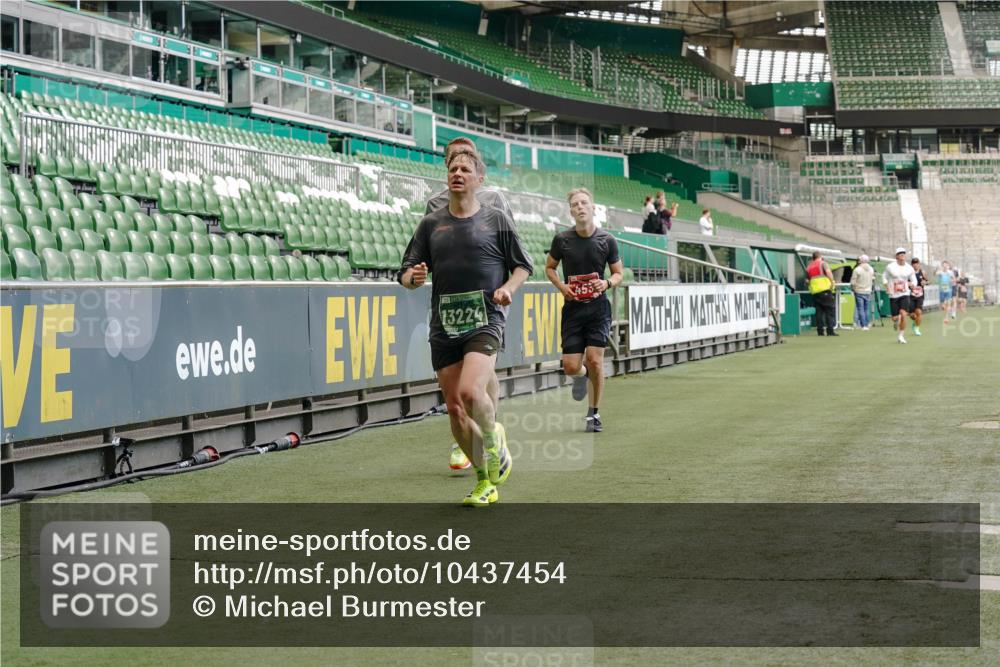 13.09.2026 - 21. swb-Marathon Bremen Michael Burmester http://msf.ph/oto/10437454 13.09.2026 12:39:54 Laufen im Stadion 126, 277, 453, 640, 671, 735, 807, 862, 901, 912, 1136, 1248, 1320, 1323, 1379, 1472, 1508, 1540, 1576, 1587, 1717, 1751, 1758, 1795, 1800, 1852, 1860, 1901, 1911, 1930, 1950, 2049, 2099, 3744, 4381, 5160, 5163, 5912, 6201, 6630, 7118, 7671, 8467, 9329, 9630, 10034, 13080, 13224, 365, 850, 1288, 1385, 1485, 1550, 1583, 1875, 1993, 2073, 3617, 4232, 7244, 7692, 7768, 8075, 8729, 13033 meine-sportfotos.de