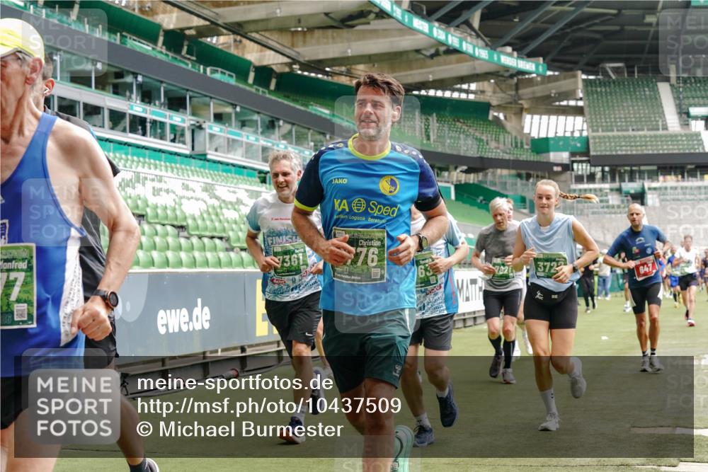 13.09.2026 - 21. swb-Marathon Bremen Michael Burmester http://msf.ph/oto/10437509 13.09.2026 13:05:59 Laufen im Stadion 109, 178, 217, 244, 287, 303, 310, 323, 372, 394, 430, 454, 536, 578, 613, 647, 784, 831, 891, 900, 1073, 1083, 1205, 1239, 1243, 1274, 1307, 1308, 1365, 1380, 1437, 1456, 1533, 1545, 1574, 1581, 1627, 1656, 1687, 1780, 1823, 1848, 1909, 1914, 1932, 1941, 2023, 2076, 2089, 2126, 2241, 2244, 2265, 2275, 2301, 2310, 2355, 2356, 2393, 2430, 2452, 2464, 2602, 2707, 2723, 2742, 2764, 2867, 2902, 2910, 2919, 2957, 2959, 2985, 3030, 3115, 3278, 3320, 3343, 3444, 3485 meine-sportfotos.de