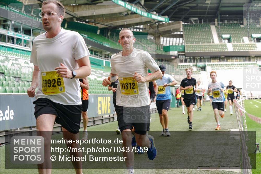 13.09.2026 - 21. swb-Marathon Bremen Michael Burmester http://msf.ph/oto/10437559 13.09.2026 10:26:41 Laufen im Stadion 10096, 10142, 10143, 10172, 10210, 10214, 10228, 10231, 10269, 10289, 10310, 10312, 10318, 10319, 10342, 10346, 10352, 10398, 10436, 10445, 10447, 10454, 10464, 10489, 10504, 10514, 10536, 10541, 10566, 10583, 10628, 10638, 10735, 10742, 10744, 10806, 10807, 10866, 10873, 10897, 10898, 10956, 10987, 10988, 10992, 11015, 11019, 11020, 11060, 11063, 11088, 11108, 11110, 11130, 11135, 11148, 11155, 11187, 11193, 11199, 11209, 11232, 11279, 11312, 11447 meine-sportfotos.de