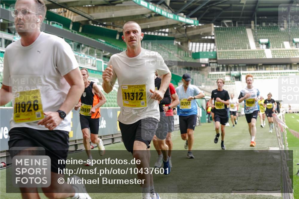 13.09.2026 - 21. swb-Marathon Bremen Michael Burmester http://msf.ph/oto/10437601 13.09.2026 10:26:41 Laufen im Stadion 10096, 10142, 10143, 10172, 10210, 10214, 10228, 10231, 10269, 10289, 10310, 10312, 10318, 10319, 10342, 10346, 10352, 10398, 10436, 10445, 10447, 10454, 10464, 10489, 10504, 10514, 10536, 10541, 10566, 10583, 10628, 10638, 10735, 10742, 10744, 10806, 10807, 10866, 10873, 10897, 10898, 10956, 10987, 10988, 10992, 11015, 11019, 11020, 11060, 11063, 11088, 11108, 11110, 11130, 11135, 11148, 11155, 11187, 11193, 11199, 11209, 11232, 11279, 11312, 11447 meine-sportfotos.de