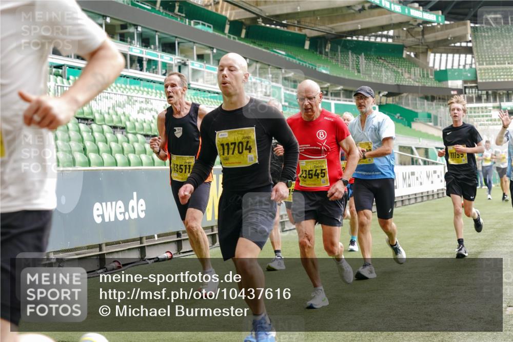 13.09.2026 - 21. swb-Marathon Bremen Michael Burmester http://msf.ph/oto/10437616 13.09.2026 10:26:42 Laufen im Stadion 10096, 10142, 10143, 10172, 10210, 10214, 10228, 10231, 10269, 10289, 10310, 10312, 10318, 10319, 10342, 10346, 10352, 10398, 10436, 10445, 10447, 10454, 10464, 10489, 10504, 10514, 10536, 10541, 10566, 10583, 10628, 10638, 10735, 10742, 10744, 10806, 10807, 10866, 10873, 10897, 10898, 10956, 10987, 10988, 10992, 11015, 11019, 11020, 11060, 11063, 11088, 11108, 11110, 11130, 11135, 11148, 11155, 11187, 11193, 11199, 11209, 11232, 11279, 11312, 11447 meine-sportfotos.de