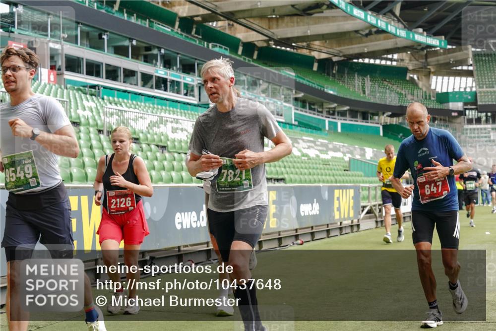 13.09.2026 - 21. swb-Marathon Bremen Michael Burmester http://msf.ph/oto/10437648 13.09.2026 13:06:01 Laufen im Stadion 109, 178, 217, 244, 287, 303, 310, 323, 372, 394, 430, 454, 536, 578, 613, 647, 784, 831, 891, 900, 1073, 1083, 1205, 1239, 1243, 1274, 1307, 1308, 1365, 1380, 1437, 1456, 1533, 1545, 1574, 1581, 1627, 1656, 1687, 1780, 1823, 1848, 1909, 1914, 1932, 1941, 2023, 2076, 2089, 2126, 2241, 2244, 2265, 2275, 2301, 2310, 2355, 2356, 2393, 2430, 2452, 2464, 2602, 2707, 2723, 2742, 2764, 2867, 2902, 2910, 2919, 2959, 2985, 3030, 3115, 3278, 3320, 3343, 3444, 3485 meine-sportfotos.de