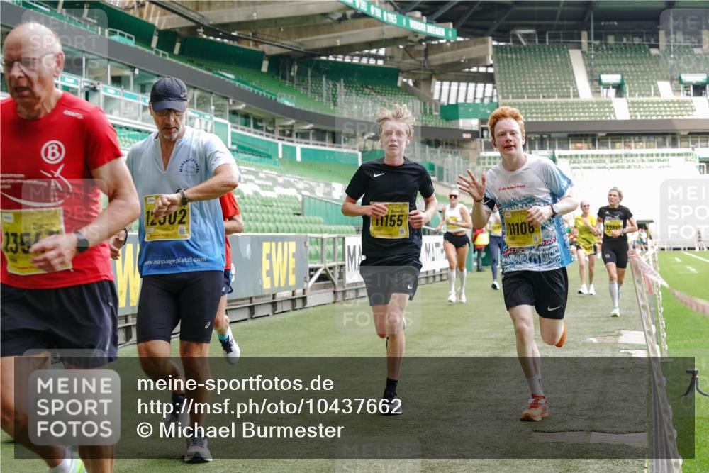 13.09.2026 - 21. swb-Marathon Bremen Michael Burmester http://msf.ph/oto/10437662 13.09.2026 10:26:43 Laufen im Stadion 10096, 10142, 10143, 10172, 10210, 10214, 10228, 10231, 10269, 10289, 10310, 10312, 10318, 10319, 10342, 10346, 10352, 10398, 10436, 10445, 10447, 10454, 10464, 10489, 10504, 10514, 10536, 10541, 10566, 10583, 10628, 10638, 10735, 10742, 10744, 10806, 10807, 10866, 10873, 10897, 10898, 10956, 10987, 10988, 10992, 11015, 11019, 11020, 11060, 11063, 11088, 11108, 11110, 11130, 11135, 11148, 11155, 11187, 11193, 11199, 11209, 11232, 11279, 11312, 11447 meine-sportfotos.de